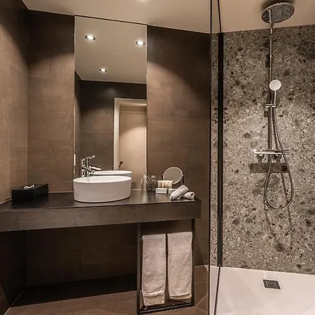 Britannia Hotel 4*